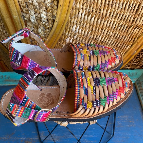 New Colorful Leather Woven Women’s Sandals Size 7 - Picture 4 of 7